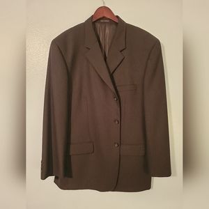 Alfani(by Macy's) Mens barely worn Black 3 button suit. 48R.